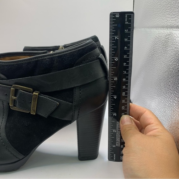 Clarks Black Leather Zip High Heel Ankle Boots Womens Size 10 M Style 2610493 - Picture 2 of 10